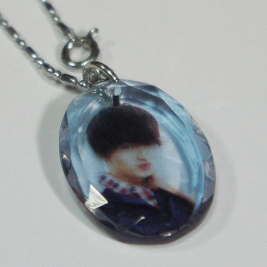 彩印個性化紫藍色水晶,可以當作項鍊,鑰匙圈,都可以訂做的!最特別的禮物